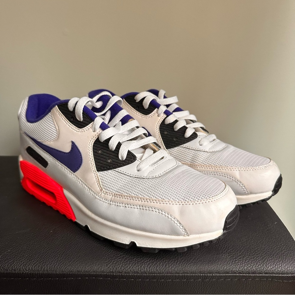 NIKE AIR MAX 90 ESSENTIAL WHITE ULTRAMARINE SOLAR RED 537384-136 SIZE 11